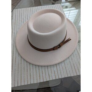 Cream/Tan Women's Hat